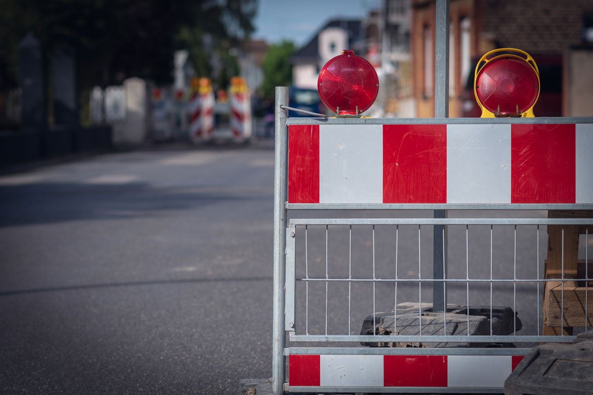 rot-weiße Baustellenabsperrung