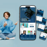 Frau-sitzt-zeigt-auf-handy-1550x1032px