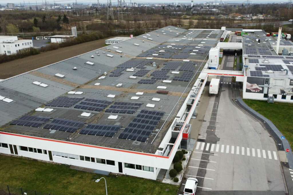 PV-Anlage auf einem Firmengebäude