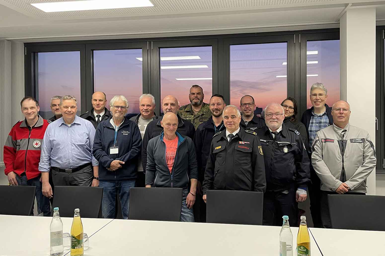 Gruppenfot der Mietglieder des RKTB, teilweise in Uniform